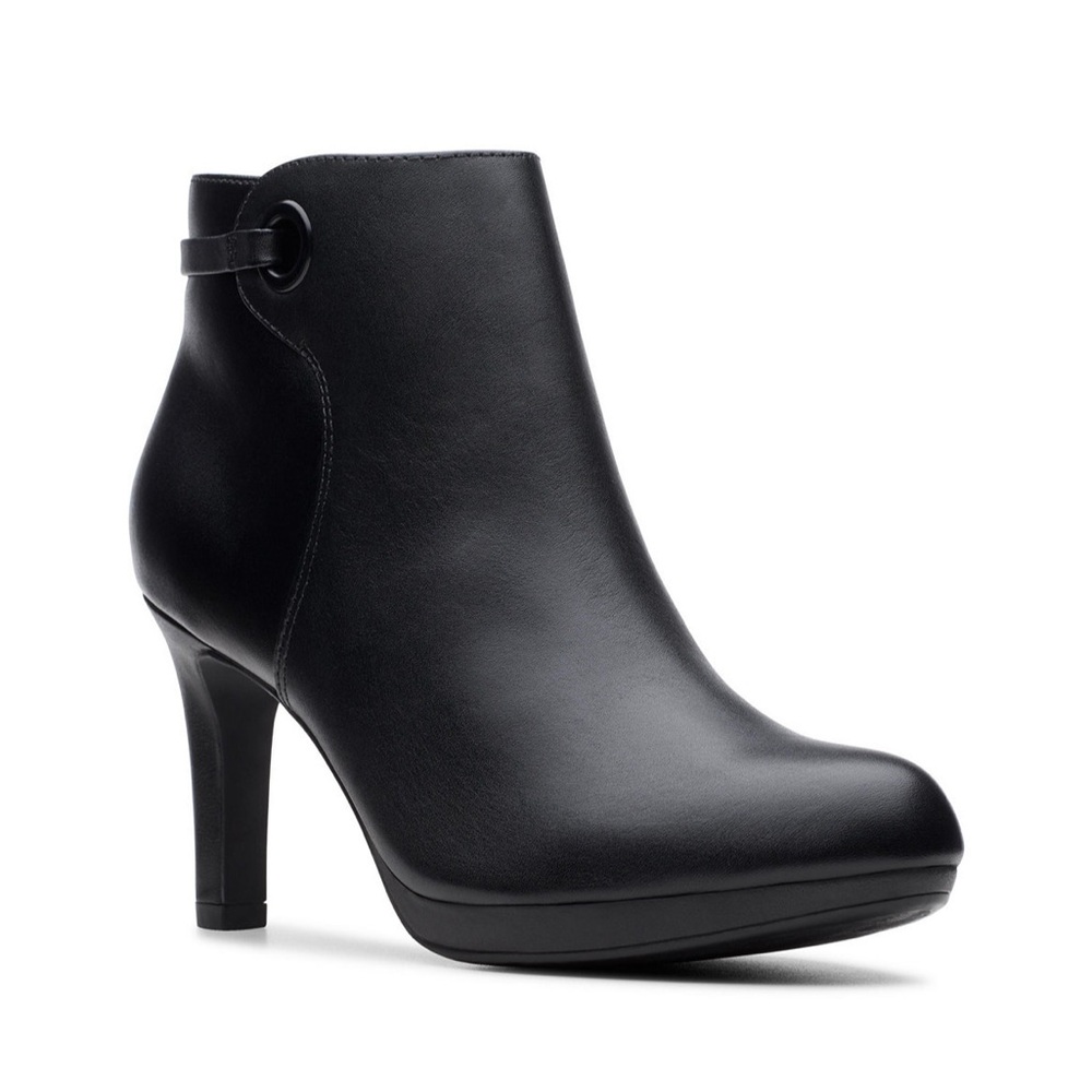 Clarks Adriel Mae Zipper Ankle Booties
